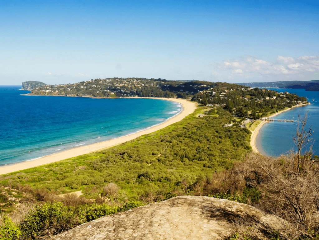 Vista de Playa Norte con sus aguas cristalinas y arena blanca. Las mejores playas de México en 2025